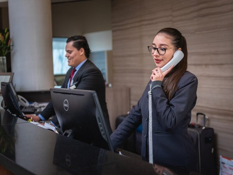 receptionists, phone call, hotel-5975962.jpg