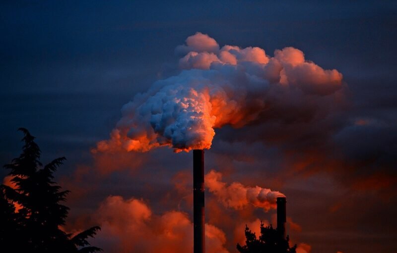 smoke, chimney, pollution-258786.jpg